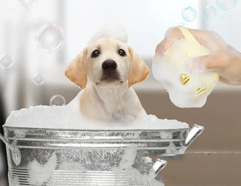 Szczotka silikonowa dla zwierząt z wbudowanym dozownikiem 2w1